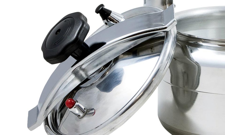 Image 8: Swiss Home Pressure Cooker