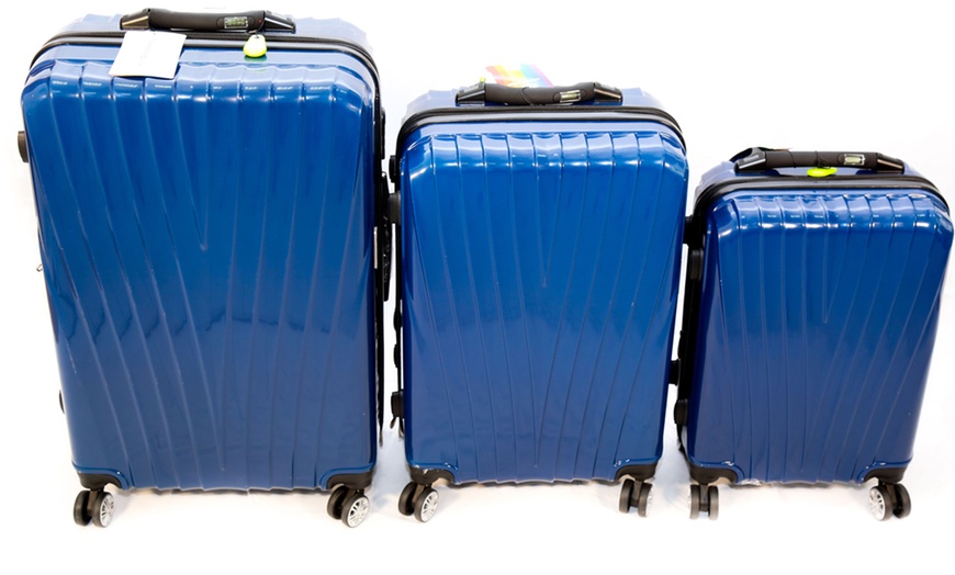 Image 39: Discovery Three-Piece Luggage