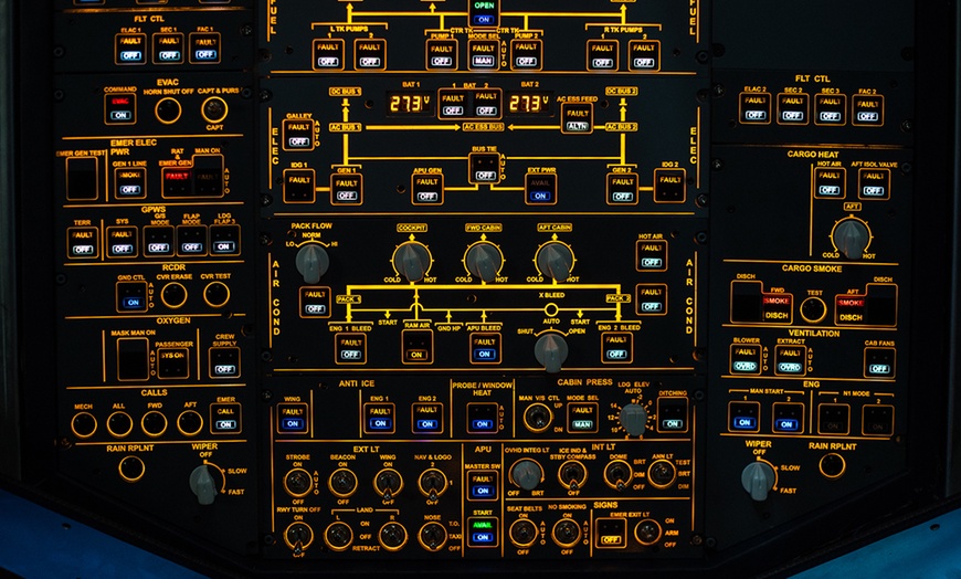 Image 3: 1 of 1,5 uur vliegen in een A320 voor 2 personen bij Sky-sim B.V.