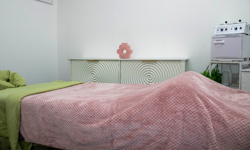 Image 1: Discover Comfort with 60 or 90 Minute Deep Tissue Massage