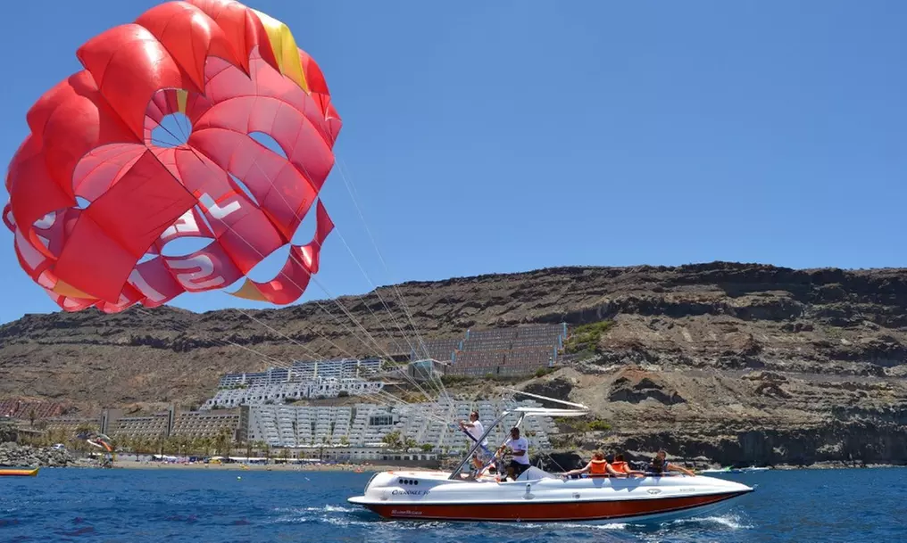 Aventura aérea sobre playas paradisíacas: parasailing para 2 personas