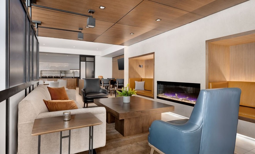 Image 20: Modern Stay with Easy Access to NYC