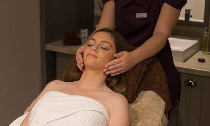 Image 5: Spa Pass, Treatment and Bubbly