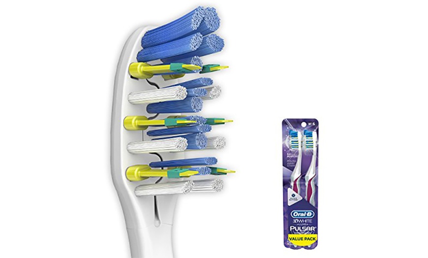 Image 2: Oral-B Pulsar Battery Toothbrush