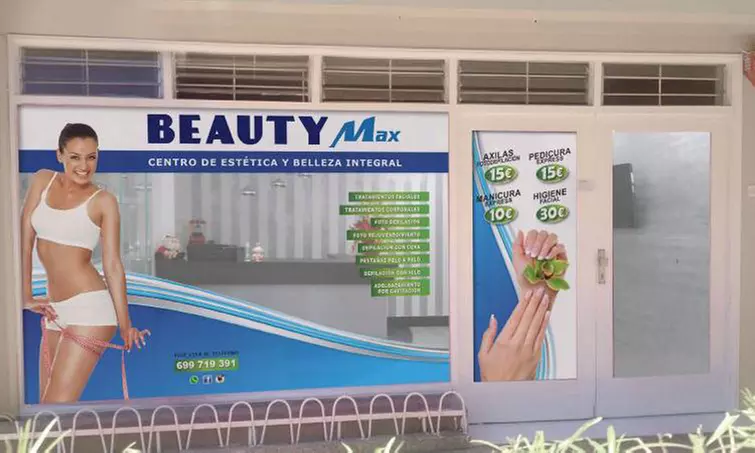 Limpieza facial con microdermoabrasión, peeling, masaje y crioterapia