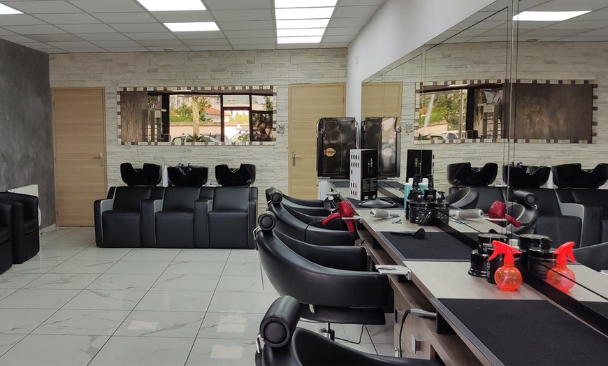 Image 1: Jusqu'à 30% de remise sur Couleur / Reflets chez Salon la main d’or