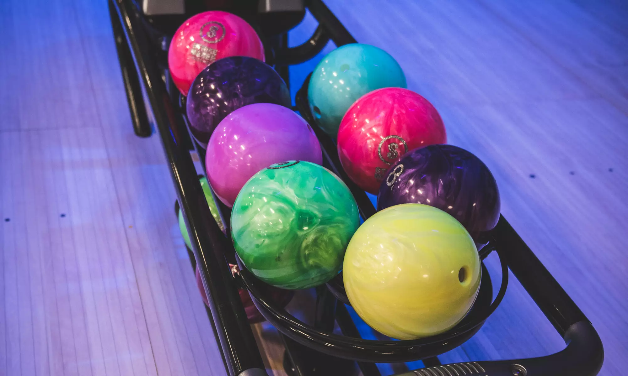 Kręgle dla Całej Rodziny: 6 Torów w Jump Bowl Kalisz!