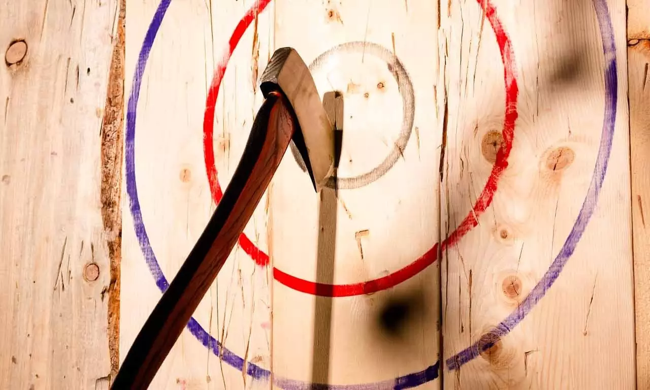 Indoor Axe Throwing at Action Park Dubai – For 1 or 2, 25 or 50 Throws