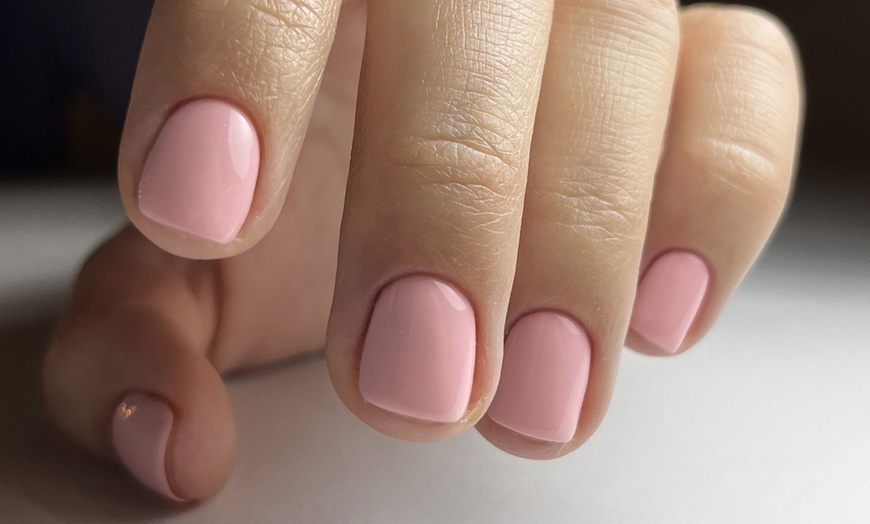 Image 5: Manicure oraz pedicure hybrydowy dla zadbanych dłoni i stóp