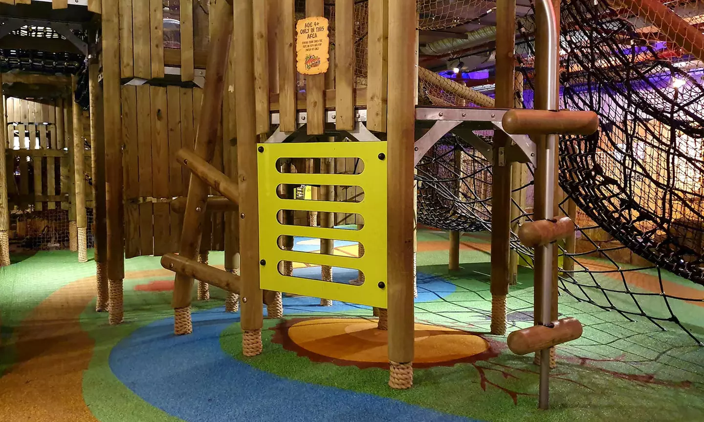 Up to 44% Off on Golf - Indoor at Amazonia