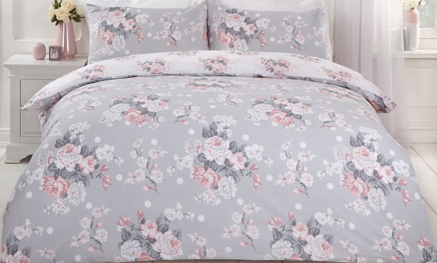 Image 2: Bouquet Reversible Duvet Set