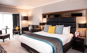 West Sussex: 4* Deluxe Room with Breakfast