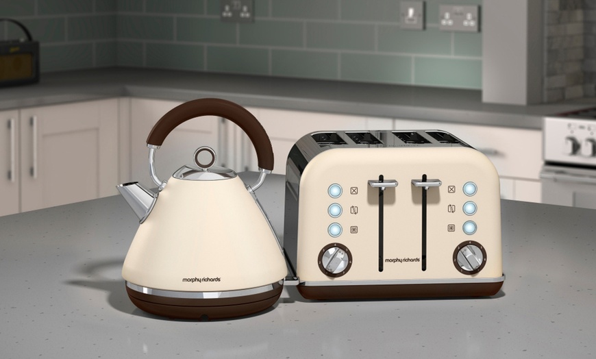 Image 2: Morphy Richards Kettle & Toaster