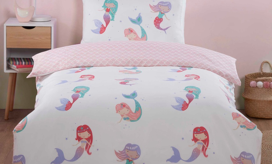 Image 1: Children's Easy Care Duvet Sets
