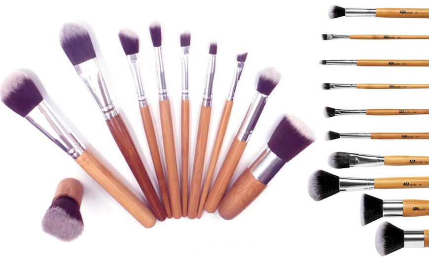 Image 1: Bamboo Make Up Brush Set