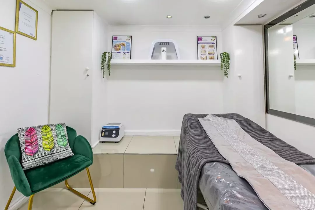 Relax with 30- or 60-Minute Aromatherapy Spa Treatment