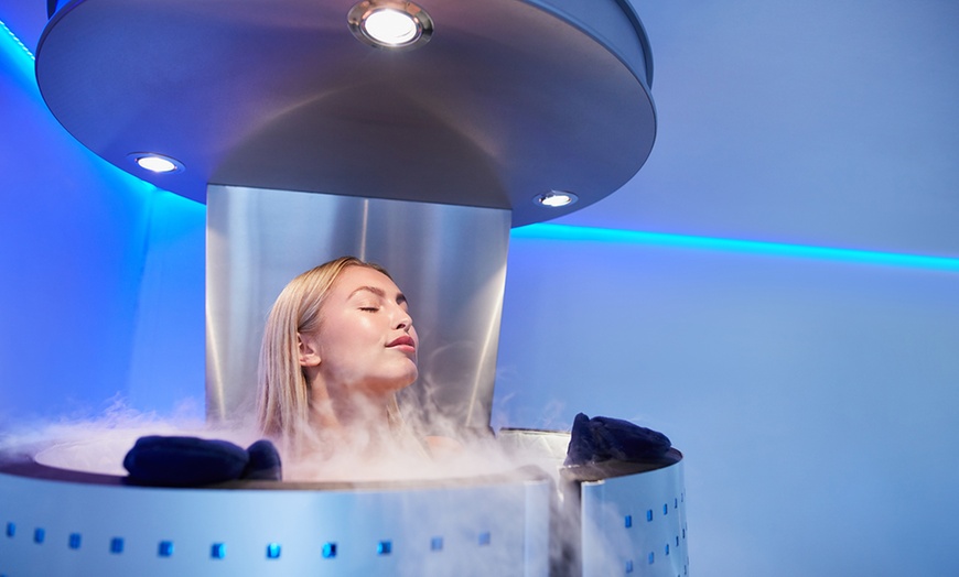 Image 1: Kältetherapie in der Cryo-Sauna