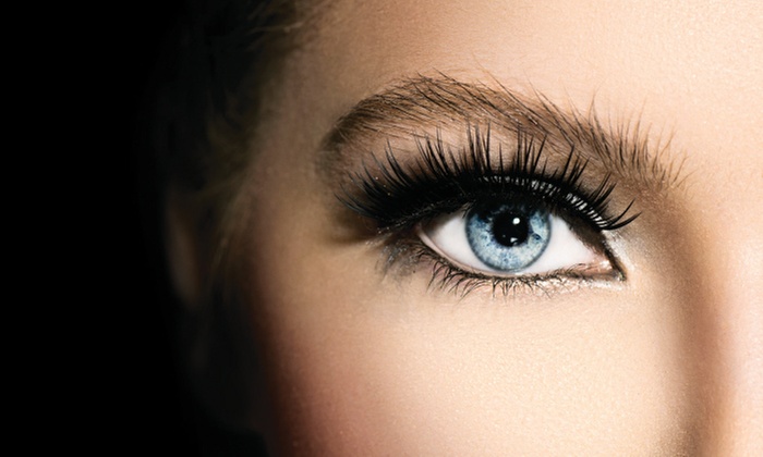 Enhance Your Look with Eyelash Extensions and Fills