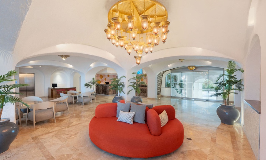 Image 18: 5-Star All-Inclusive Beachfront Stay 