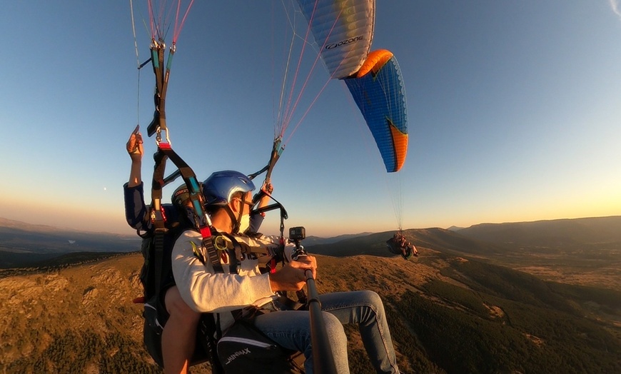 Image 7: Vuelo parapante o paramotor de 20 minutos con Fotos con Airparapente