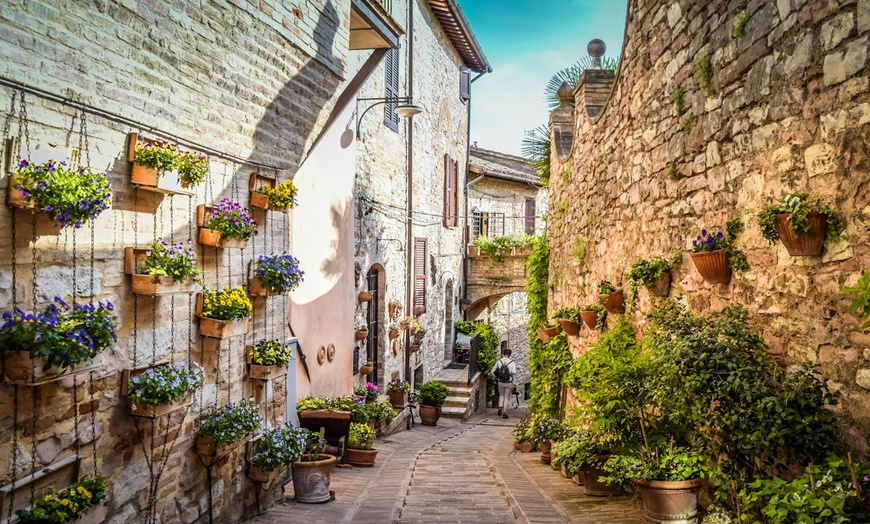 Image 1: Spello: 1 o 2 notti in matrimoniale Standard con colazione, Spa e cena