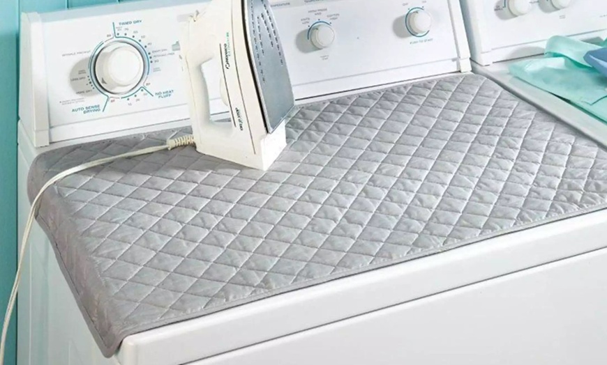 Image 2: Magnetic Traveling Ironing Mat 