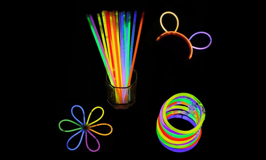 Image 1: 100 Glow Stick Bracelets 