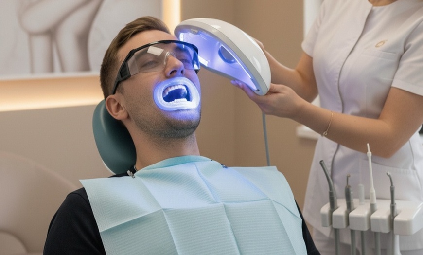 Image 1: 30, 60 oder 90 Min. kosmetisches Zahn-Bleaching für 1 Person