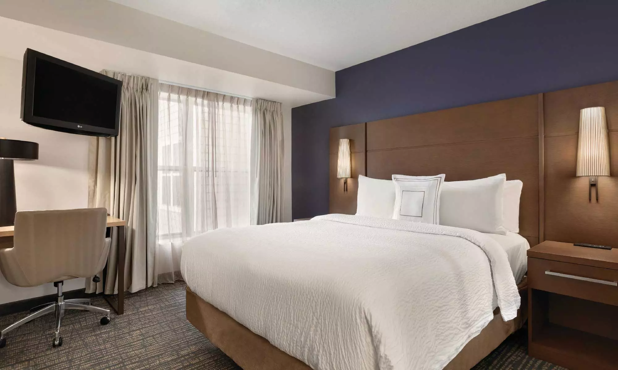 Spacious Suites with Kitchens and Complimentary Breakfast