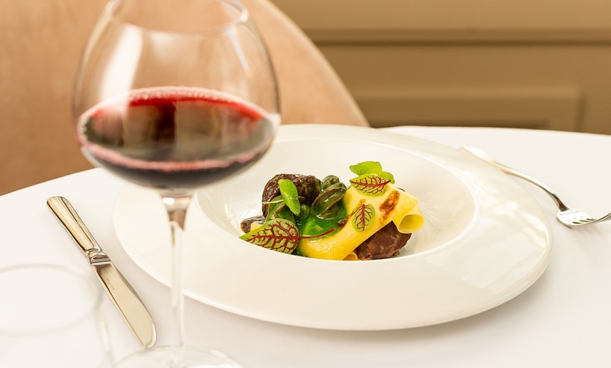 Image 2: Indulge in Gourmet Dining w/ 3-Course Meal in the Heart of Mayfair!