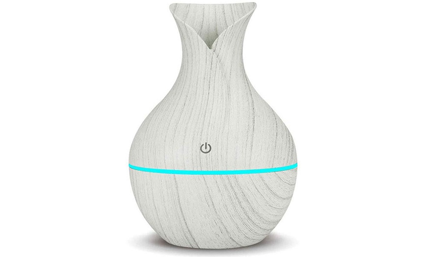 Image 7: LED Colour Changing Patterned Vase Diffuser