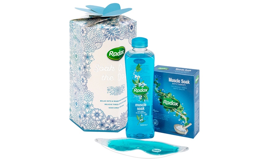 Image 2: Radox Gift Set