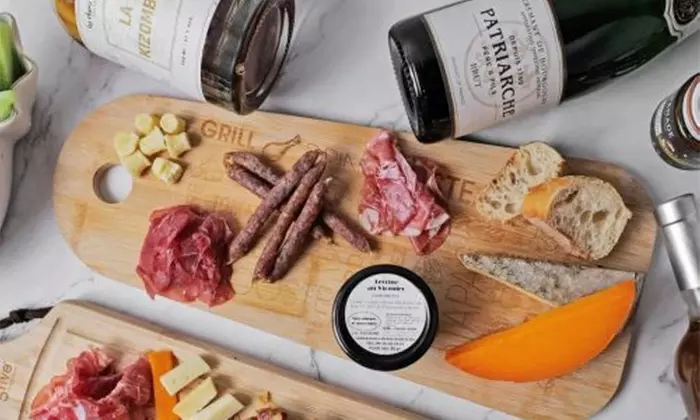 Initiation à la dégustation de vin ou de champagne ou carte-cadeau - Primary Image