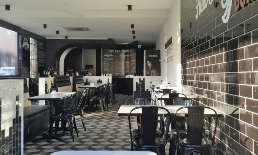 Image 8: New York Minute Burger & Drink Feast — Solo to Party Packs