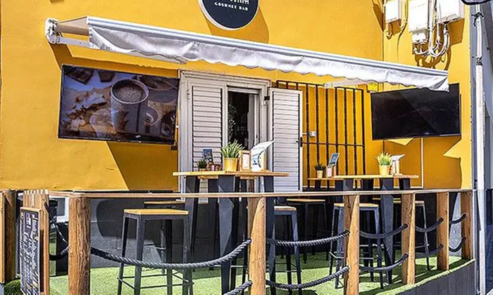 ≋ Menú de hamburguesas para 2 o 4 personas en Es-Kina