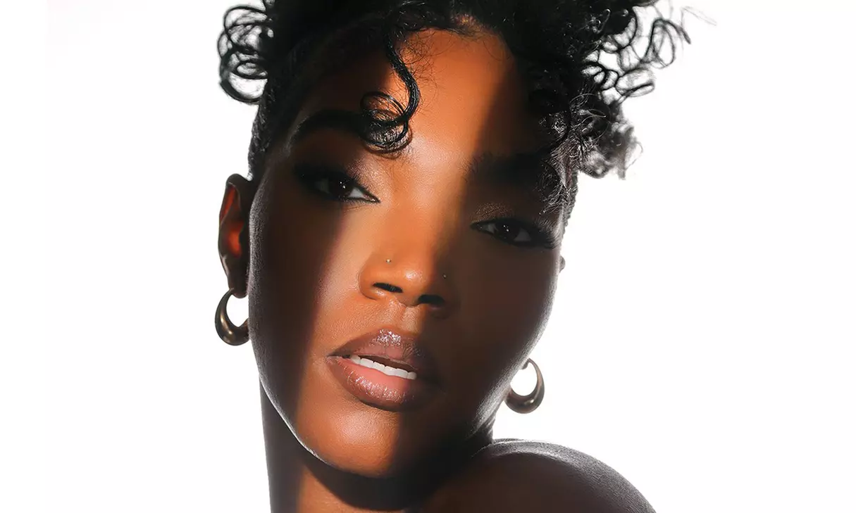 In-Studio Photography Packages: 2 or 3 Looks or Full Glam-up Service at Coloredshot photography (Up to 35% Off)