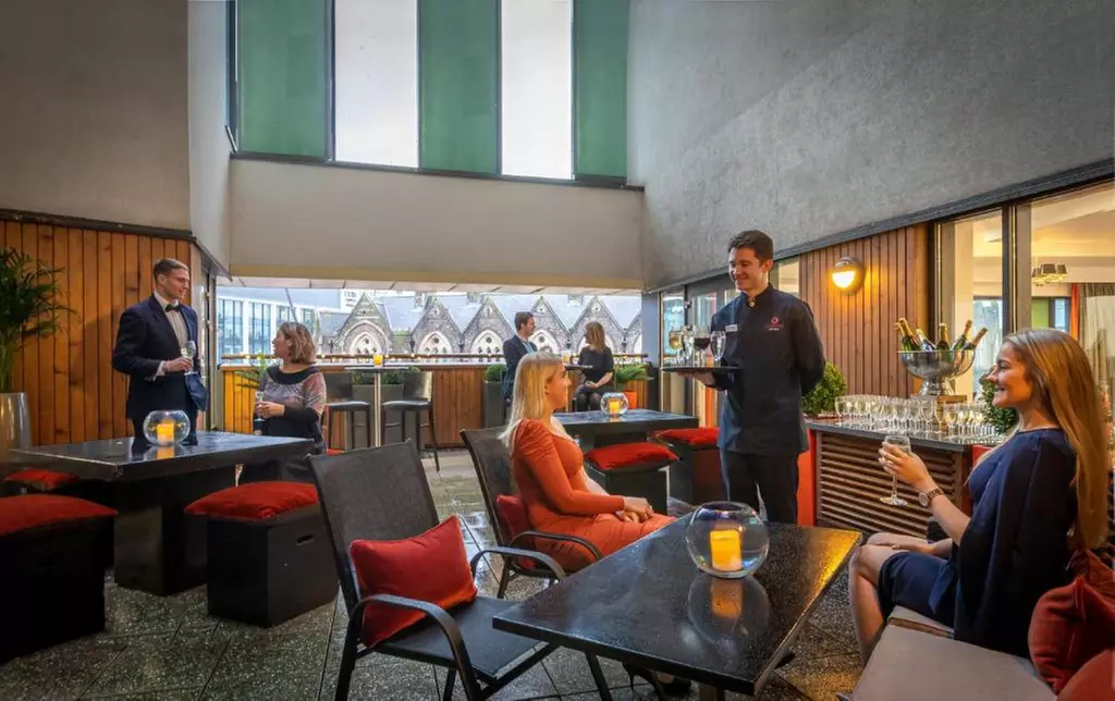 Cardiff: Deluxe or Executive Room with Breakfast up to 3