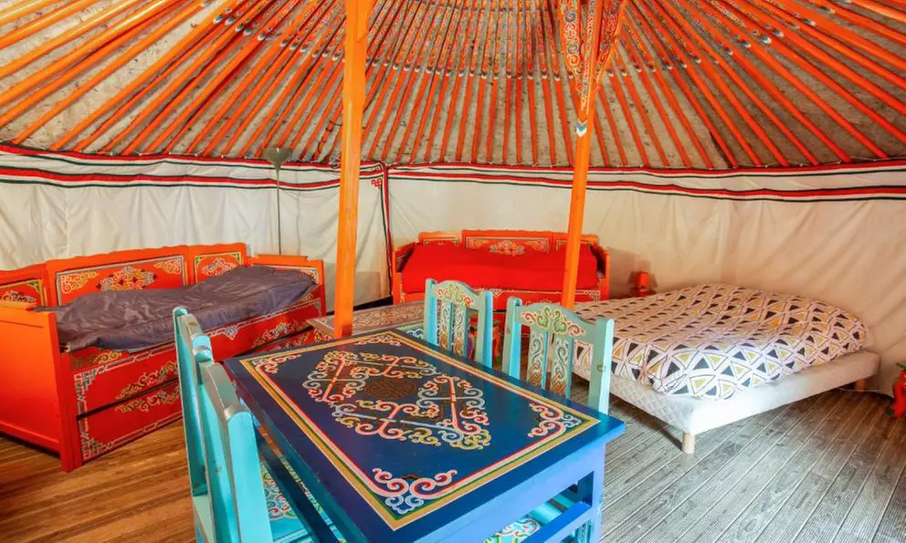 Proche Saint-Malo : yourte ou roulotte avec petit-déjeuner