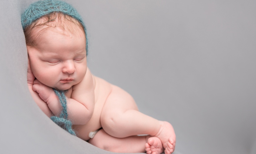 Image 3: Newborn Photoshoot