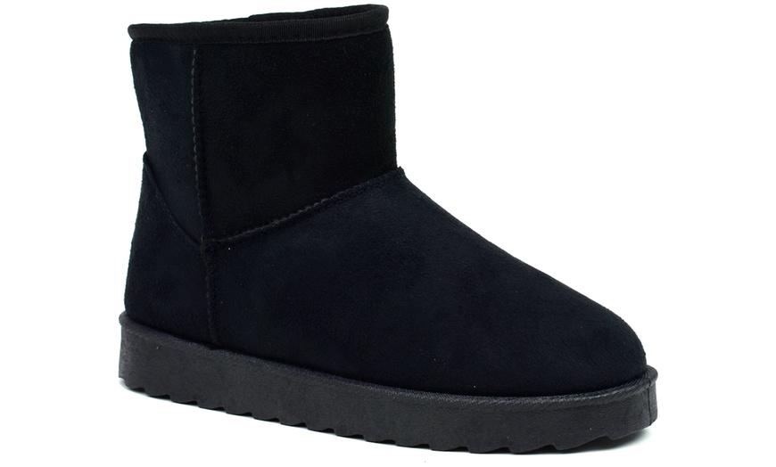 Image 2: Women's Closed Toe Slipper Boots