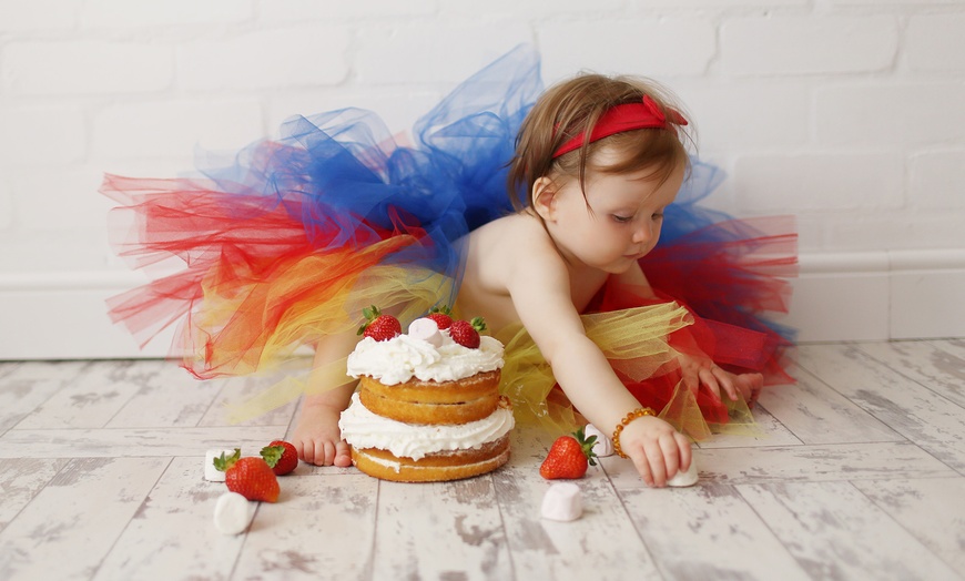 Image 7: Cake Smash Baby Photoshoot