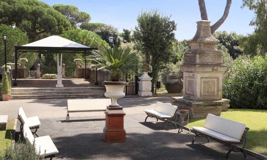 Image 17: Roma 4*: hotel con colazione più visita a Colosseo e Fori Romani 