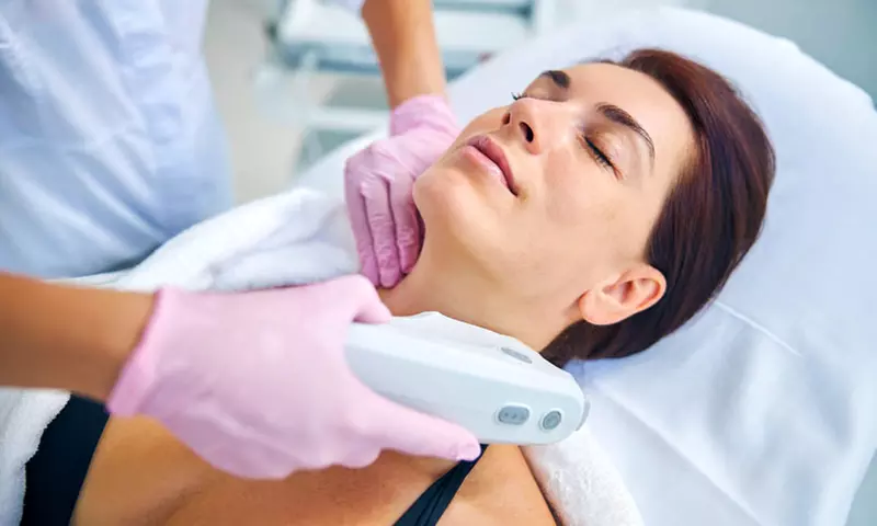 1 sesión de HIFU facial 12D en zona a elegir con hasta 74% de descuento - Primary Image