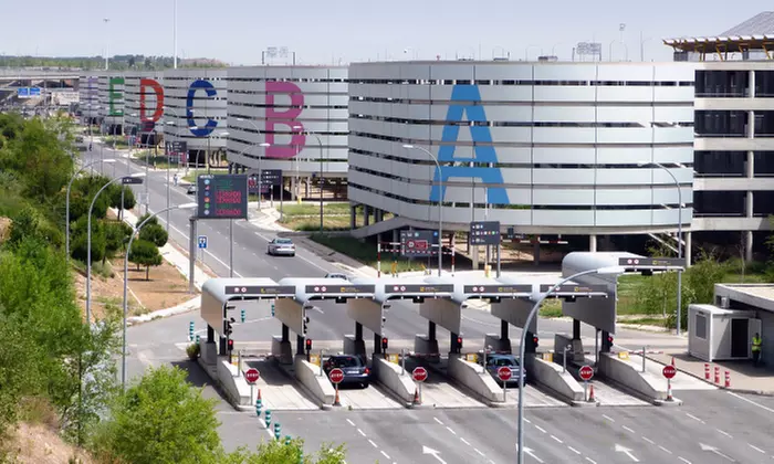 Aprovecha estos descuentos de 25% o 35% para 1 persona y vehículo al reservar un parking oficial de aeropuertos AENA - Second Medium