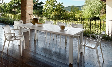 Completo tavolo con poltrone disponibile in 3 colori