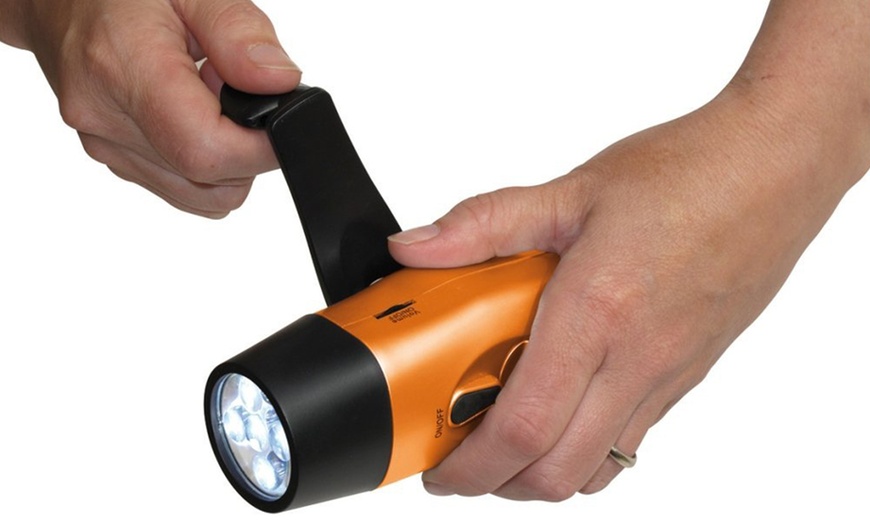 Image 2: RAC Wind-Up Bright LED Torch