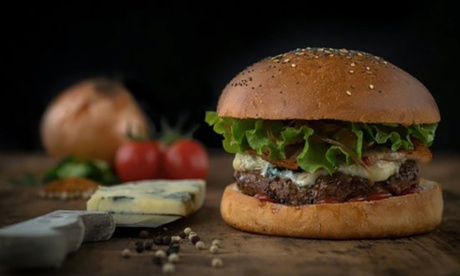 Burger au choix avec frites, boisson soft ou alcoolisée et café en duo dès 19,90 € au restaurant Grand Slam Burger
