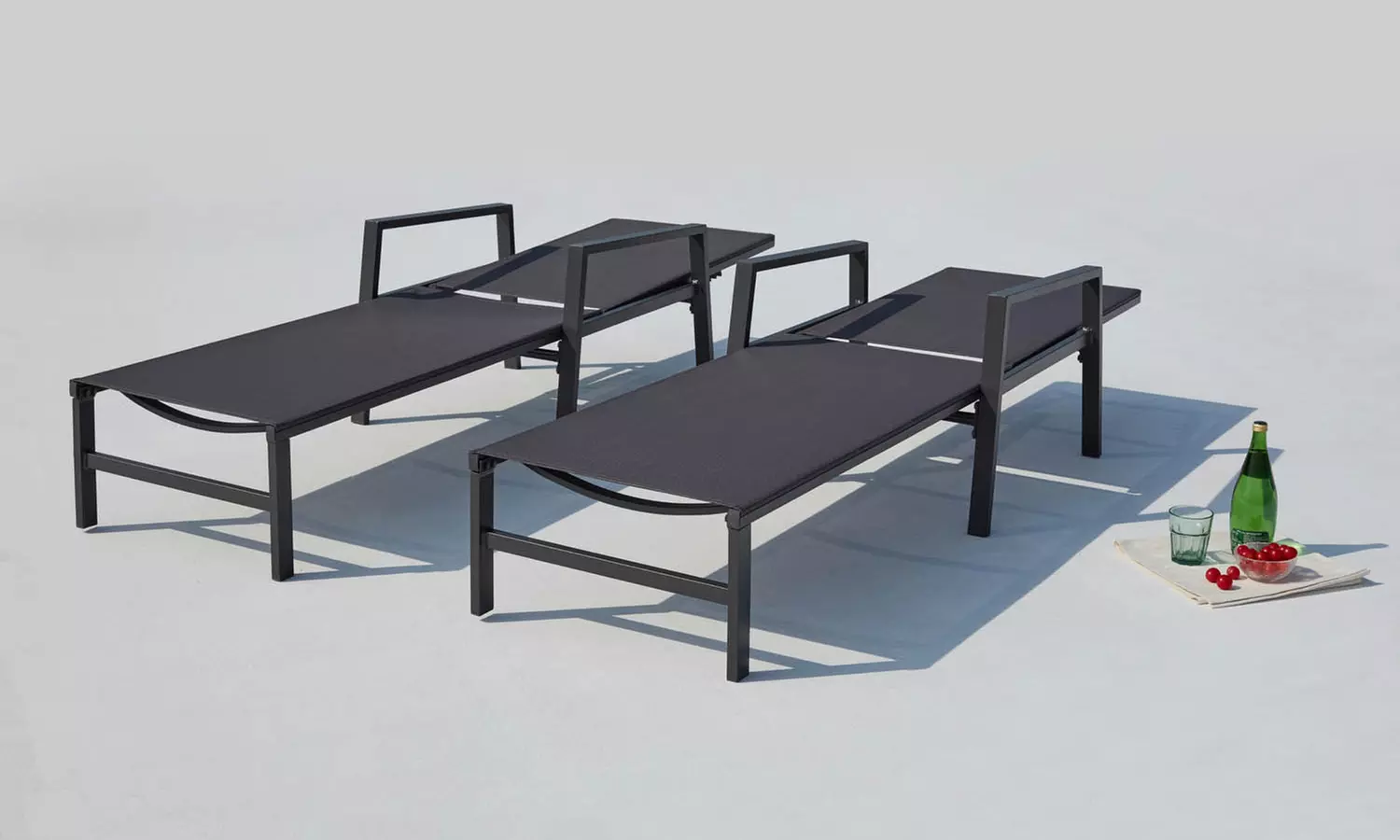 Lot de 2 transats en aluminium avec accoudoirs de Kocoon