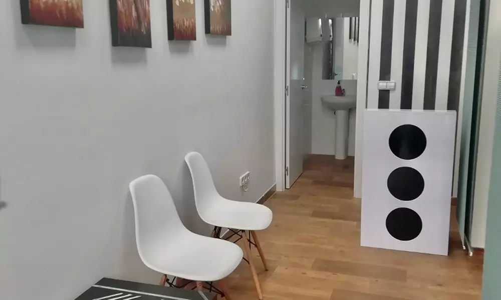 Limpieza hydrafacial con opción a vitaminas, limpieza de oídos, ritual guasha y reflexología podal para 1 persona - Image 3