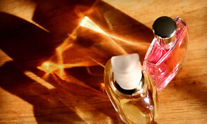 Create Custom Perfume Potions with Pheromones for Every Desire